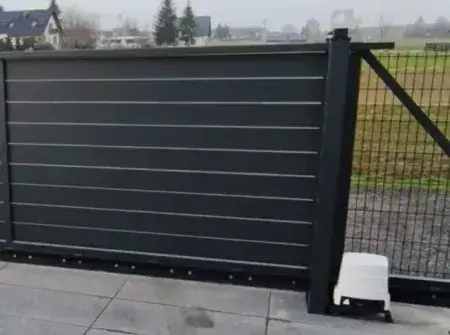 Solidna brama wjazdowa